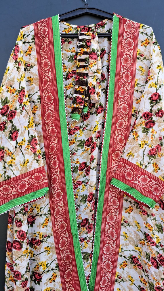 Indian Kimono Recycled Silk Sari Dressing Gowns Vintage Silk Silk Kimono, Women's clothing, Women's Wear, Designer Clothing, Gift For Her,,
