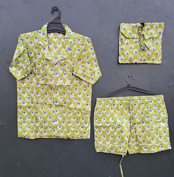 100% pure cotton fabric made Night suit | women sleep pajamas | women's short pjs | floral block print | this design is so pretty |