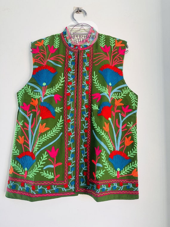 Women wear suzani vests | Handmade Embroidery jacket | Sleeve less winter jacket | wedding wear vest | Party wear jacket | Gift for her.