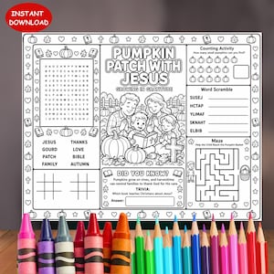 Peut inclure: Une feuille d'activités imprimable en noir et blanc intitulée Pumpkin Patch With Jesus, comprenant une recherche de mots, un comptage, un jeu de lettres, un labyrinthe et un morpion. L'illustration centrale montre une famille lisant un livre.