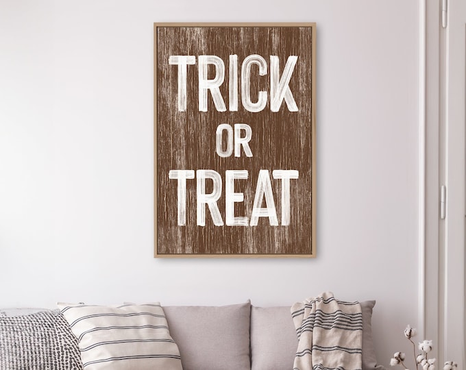 Trick or Treat Sign in Bear Brown, Halloween Farmhouse Decor, Halloween Wall Art, Halloween Faux Wood, Seasonal Wall Art, Halloween Porch