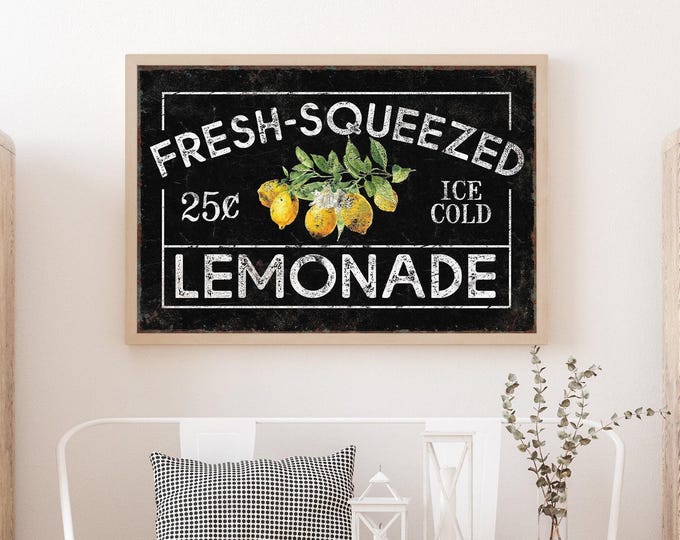 Fresh Squeezed Lemonade Sign – Rustic Farmers Market Farmhouse Wall Art