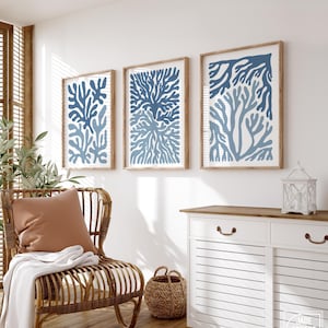 Tríptico de arte para colocar sobre la cama, conjunto de tres láminas con ramas de coral azul, láminas costeras modernas.