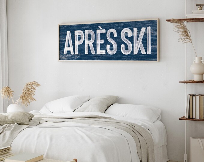 Navy Blue Ski Sign, Apres Ski Wordmark on Weathered Plank, Lodge Mudroom Wall Art