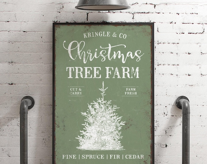 Holiday Wall Art: Farmhouse Christmas Sign - Distressed Wood Style