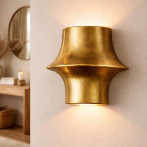 Kinkiet z surowego mosiądzu, minimalistyczna lampa ścienna, dekoracja świetlna do wnętrz zdjęcie 6