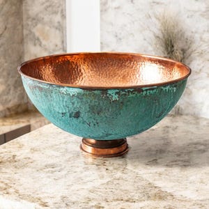 Rundes Kupferwaschbecken mit grüner Patina, oxidiertes marokkanisches Kupferwaschbecken, gehämmertes Kupferwaschbecken für rustikales und modernes Dekor