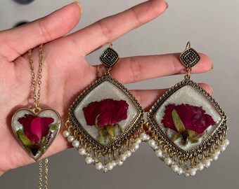 White Opaque with Dried Flower Resin Jhumkay and Pendant | Unique Jewellery Sets | Traditional Jewellery Sets | Wedding Wear | Best Gift |