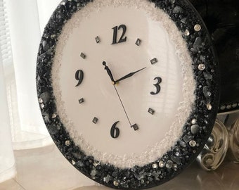 Horloge murale noire et blanche faite main | Montre murale personnalisée | Meilleur cadeau pour votre occasion | Horloge murale en résine | Meilleur cadeau pour le patron