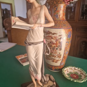 THE VENUS