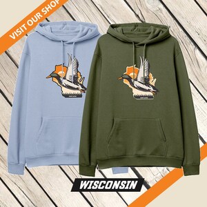 Wisconsin - Sunset Duck Hunting Hoodie, Waterfowl Hunt Sweatshirt, Men&#39;s, Women&#39;s, Duck Hunter Sweater, Gifts for Duck Hunters Gifts for Dad