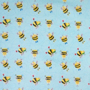 Franela "Abejas con Botas" N-0978 de A E Nathan, 100 % algodón, abejas de dibujos animados, abejorros, zapatillas deportivas, abejas sonrientes y adorables.
