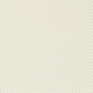 Può includere: Primo piano di un tessuto color crema con un motivo a spina di pesce ripetuto. Il motivo è composto da piccoli elementi a forma di freccia beige chiaro, creando una superficie strutturata. Il tessuto ha una palette di colori sottile e neutra.