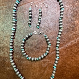 Faux Navajo Pearl with turquoise chips with matching bracelet and earrings.