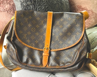 Louis Vuitton Monogram Canvas Messenger Crossbody Bag