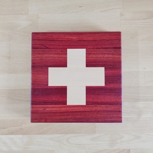 Snijplank &quot;Zwitserland&quot; van padauk en esdoorn | handgemaakt | keukenbord | snijplank | Hout