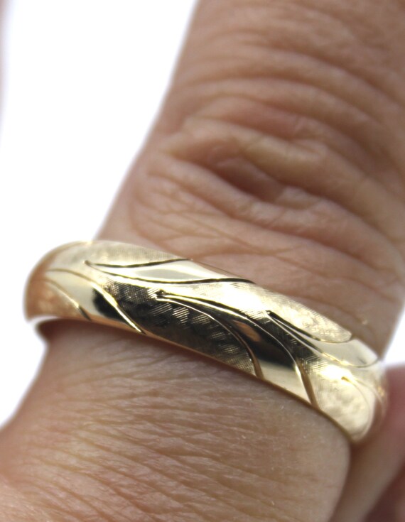 14k Solid Yellow Gold 6mm Carved Detailed Wedding… - image 7
