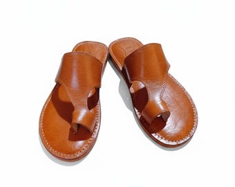 Sandalias de cuero marrón hechas a mano para hombre: sandalias de verano de cuero marroquí, planas y cómodas.
