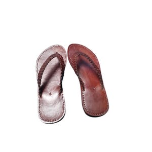 Handmade Leather Men's Flip Flops: Moroccan Beach Sandals image 10