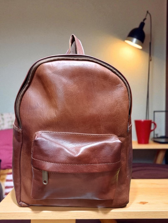 Handmade Brown Leather Backpack: Moroccan Vintage Travel  display picture 3
