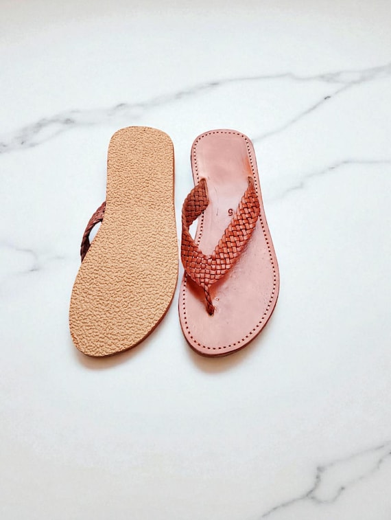 Handmade Leather Men's Flip Flops: Moroccan Beach Sandals