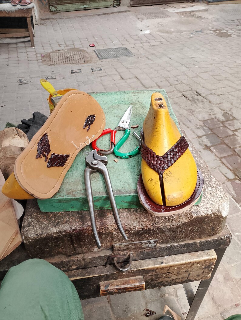 Handmade Leather Men's Flip Flops: Moroccan Beach Sandals image 15