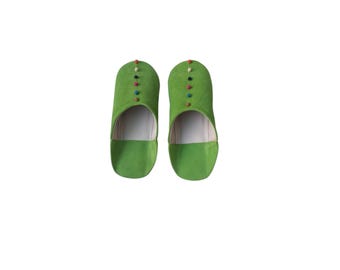 Zapatillas de casa marroquíes verdes, zapatos de interior de cuero hechos a mano, babuchas suaves y cómodas, calzado de casa para mujer