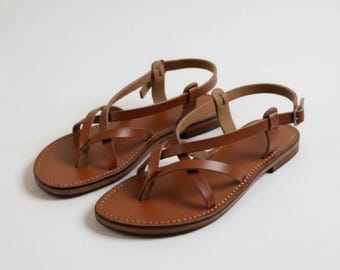 Bruine leren blote voetensandalen: verstelbare platte sandalen voor dames