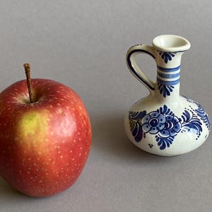 Small Hand-Painted Delft Blue Vase for One Flower – Unique Shape, Vintage Charm