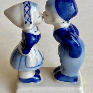 Kissing Dutch Boy and Girl Figurines – Delft Blue Charm