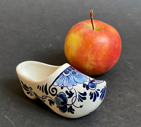 Traditional Footwear Clogs Slippers, Klomp Clogs With Closed Back, Hand Carved Clogs, ceramic