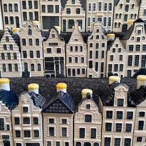 70-105 KLM Casa Azul de Delft, Casas Holandesas de KLM, Casas en los Canales de los Países Bajos, Conjunto de Casas Adosadas de Ámsterdam, Casas de Clase Ejecutiva de KLM