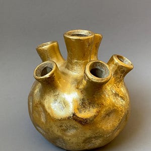 Dutch Art Vase, Modern Dutch design smal gold vase