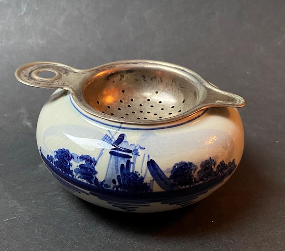 デルフト　ティーストレーナー　オランダ Delft Blue Tea Strainer, Hand-painted From the 1950s