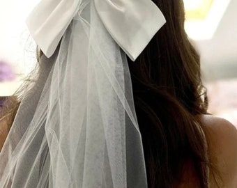 BRIDE LUXURY VEIL  - Hen party veil - Bride gift - Hen party accessories - Bride to be- Bride bow - Hen party Veil