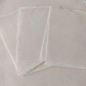 Nepalesisches Lokta-Papier A4 – 95 g/m2 – Strukturiertes, feinkörniges, natürliches und ökologisches Bastelpapier für Siebdruck, Gravur, Zeichnen, DIY