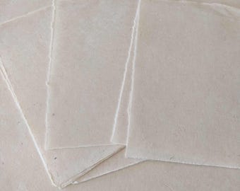 Nepalees Lokta-papier A4 - 95 g/m² - Handgemaakt papier met textuur, fijne structuur, natuurlijk en milieuvriendelijk, geschikt voor zeefdrukken, graveren, tekenen en doe-het-zelfprojecten.