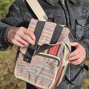Sac à dos ethnique coloré en chanvre himalayen