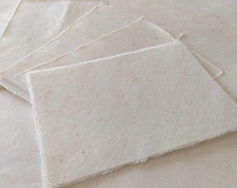Nepalees Lokta-papier A5 - 95 g/m² - Licht gestructureerd, natuurlijk en milieuvriendelijk handgemaakt papier voor zeefdruk, linosnede, tekenen en doe-het-zelfprojecten.