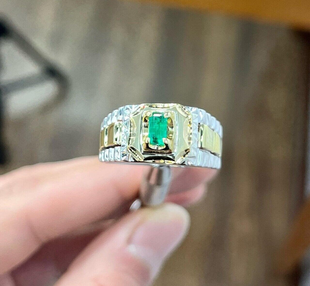 【きれいめファッション51選】上品さと清潔感をキープし Panjshir Natural Emerald Valentine Ring Silver Stone Zamurd アクセサリー