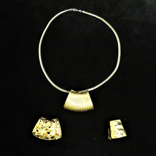 Necklace 3 Gold Tone Slides on Silver Serpentine Chain that Measures 16" Choker Necklace with Gold Slides Goes With Everything