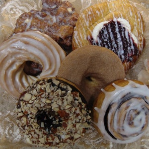 FAKE Assorted Pastries & Donuts (set of 6)
