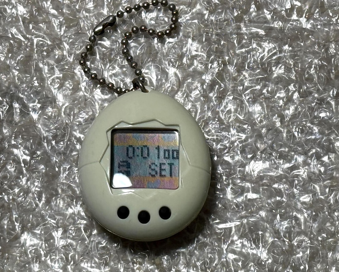 BANDAI Tamagotchi ホワイト初期 Bandai Original TAMAGOTCHI White 1996 Numbers Japanese Ver Japan