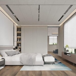 Op de afbeelding: Modern slaapkamerinterieur met een minimalistisch design. Beschikt over een bed met grijs beddengoed, een nachtkastje en een groot raam met jaloezieën. De kamer heeft een neutraal kleurenpalet met houten vloeren en inbouwkasten.