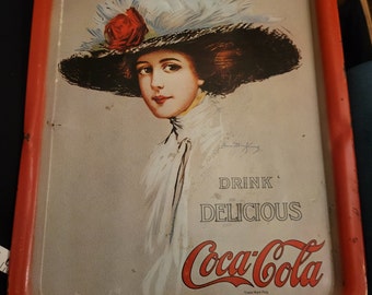 Reproductie van het Coca-Cola-advertentieblad &#39;The Girl in a Hat&#39; uit 1909 (waarschijnlijk gemaakt in 1971)
