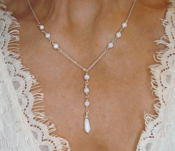 Collier en Nacre Blanche Pendentif Goutte Chaîne argent ou or Bijou Minimaliste Femme Cadeau Élégant Collier Pierre Naturelle