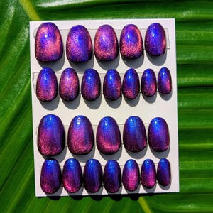 24 Nails Cat Eye Galaxy Blue Purple Pink | Short Oval Nails | Sparkly | Reusable Fake Nails | Hand-Painted Press On | Glue On Nails | Gift