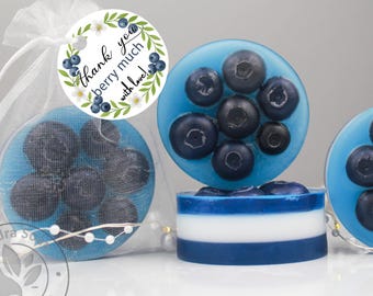 Mydło w kształcie ciasta jagodowego, upominki na baby shower: spersonalizowany prezent dla gości, torebki upominkowe, upominki hurtowo