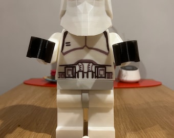 Figura gigante de un Snowtrooper Mandaloriano de Star Wars