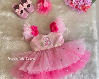 Robe en tulle à sequins fuchsia faite main : tenue pour une séance photo d'anniversaire